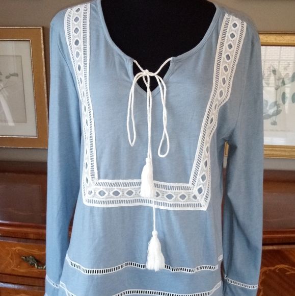 1204 Hanna Blouse - Picture 2 of 6